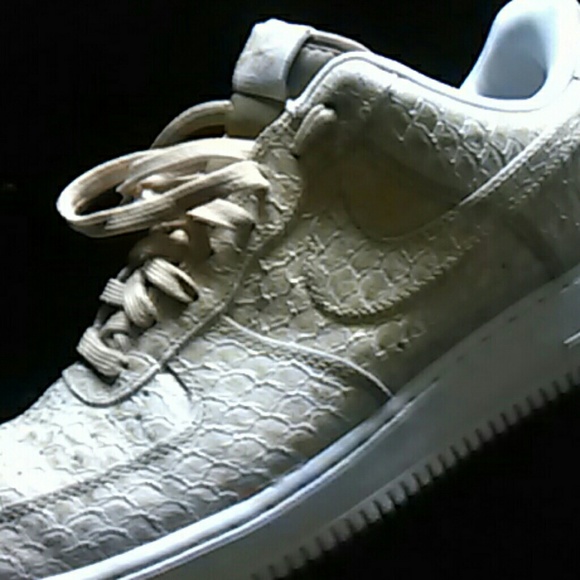 Air Force 1s ...Rare edition - Picture 3 of 3